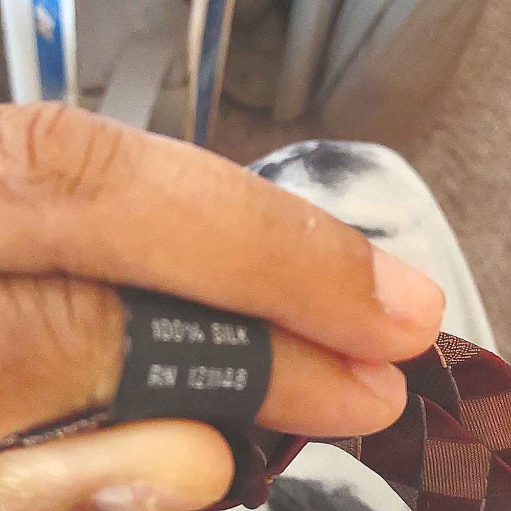 100% Silk Perry Ellis Tie